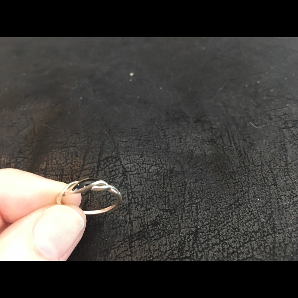 Sterling and black onyx ring - Picture 3 of 5